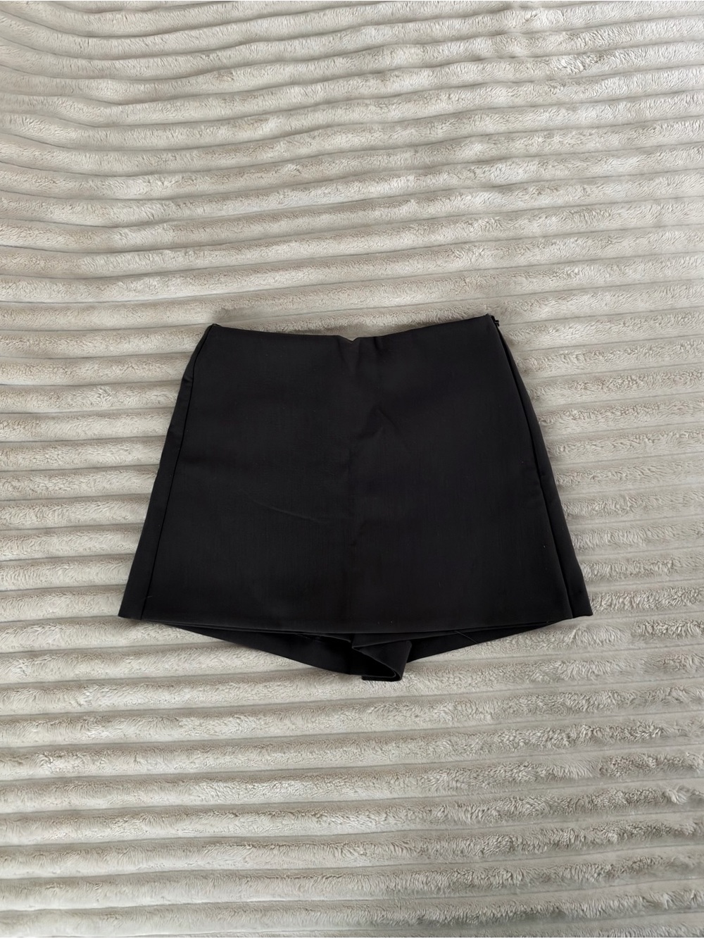 ZARA Black High-Waist Women’s Shorts
